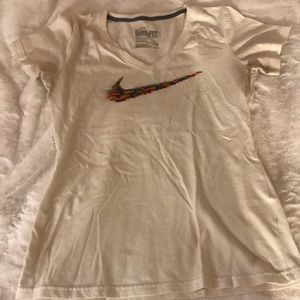 Women’s cream nike t-shirt
